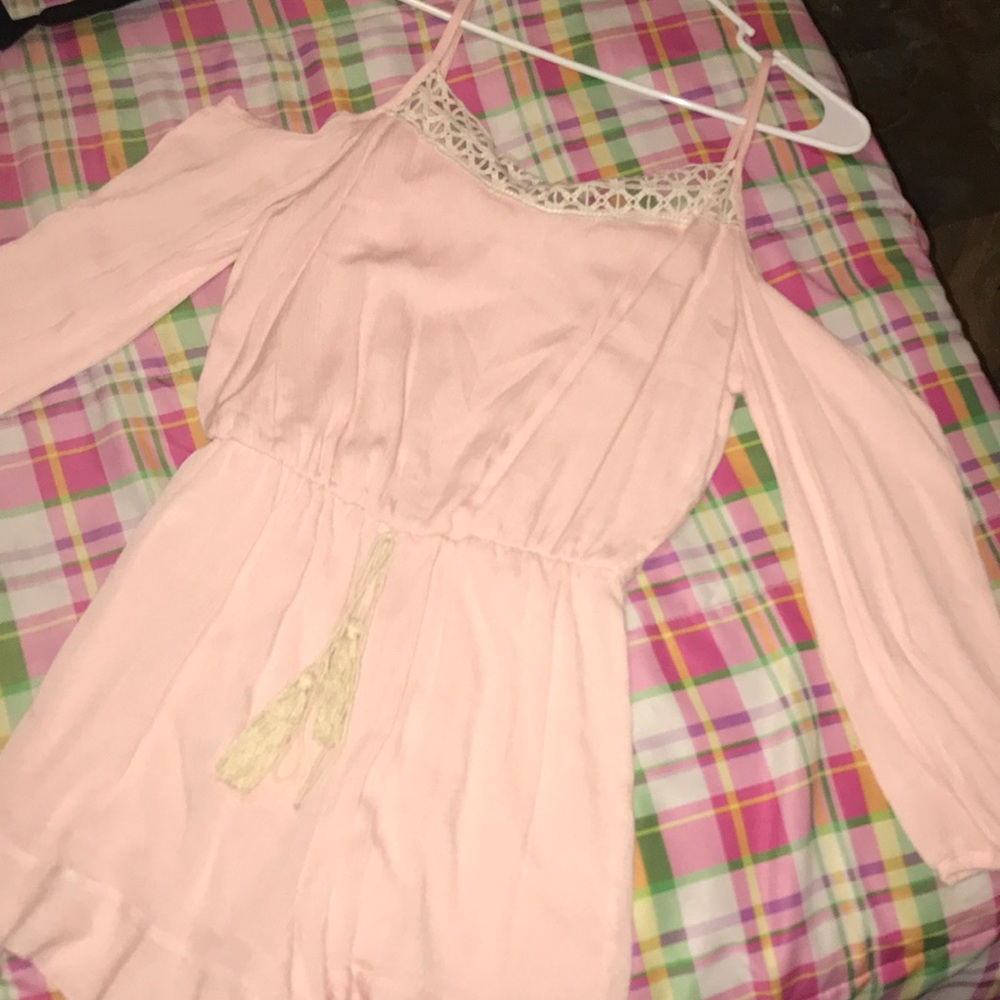 💕Cold shoulder romper💕